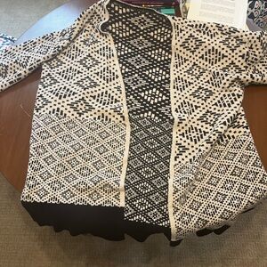Black and White Patterned Women's Sweater